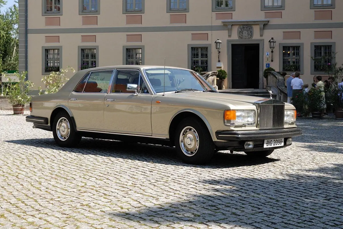 Aura Klasik Rolls-Royce Silver Spirit Tetap Eksis di Kalangan Kolektor
