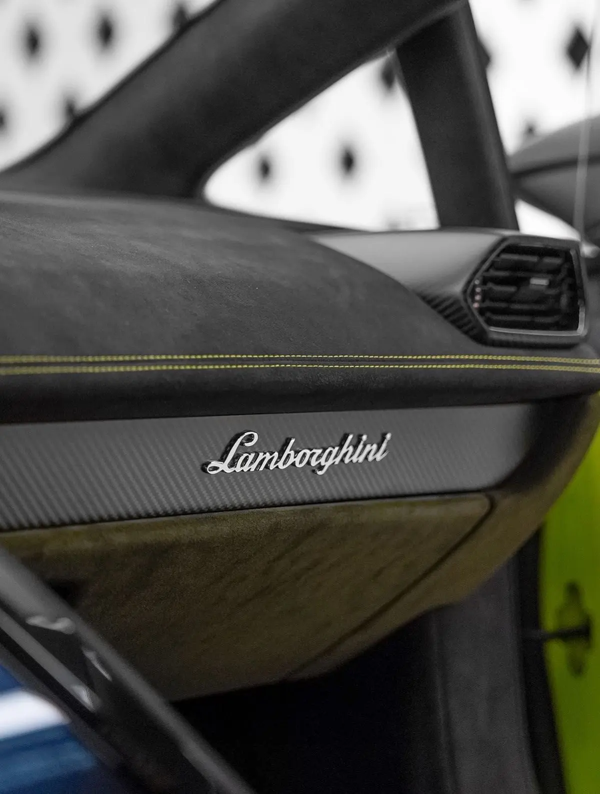 Berita Terkini Lamborghini Dunia Supercar yang Terus Berubah