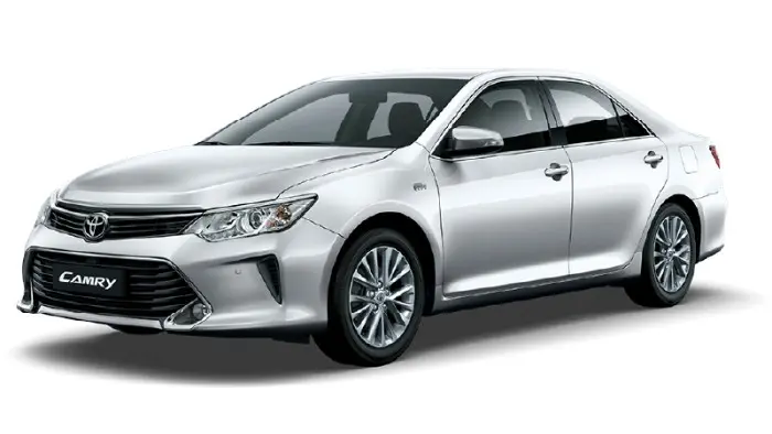 Camry v 2.5 2015 Seken Bagasi Fleksibel 504 Liter, Tahun Mana Paling Untung?