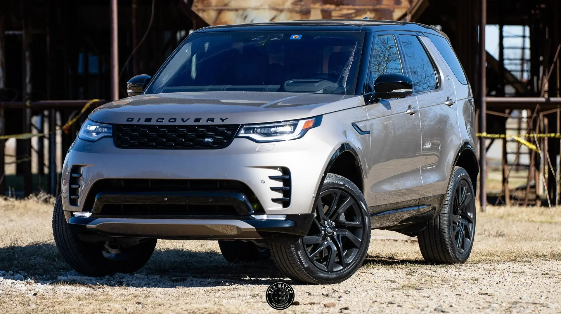 Discovery R-Dynamic 2021 Kemampuan Melibas Genangan Air 900 Mm, Apakah SUV Premium Ini Layak Dibeli?