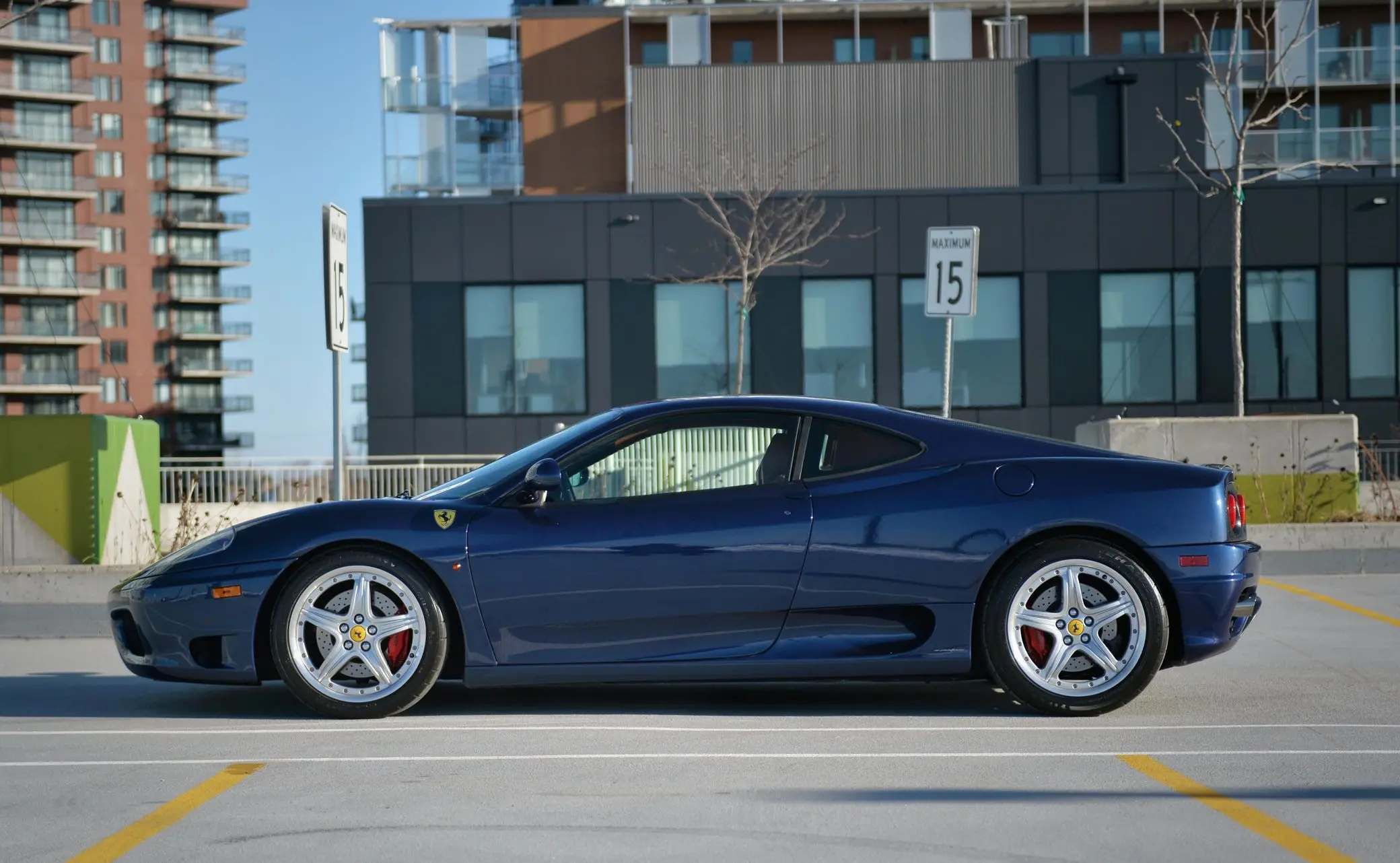 Evolusi Estetika dan Performa, Ferrari 360 Modena sebagai Ikon Transisi
