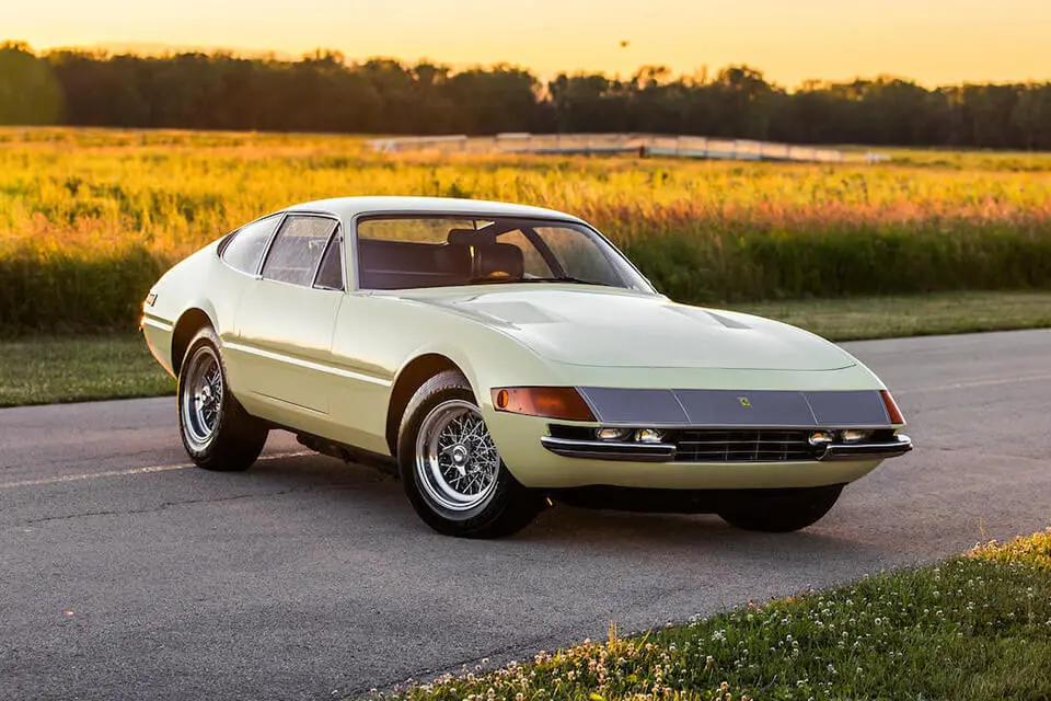 Ferrari 365 GTB/4 Daytona Kejayaan Mesin Depan Terakhir