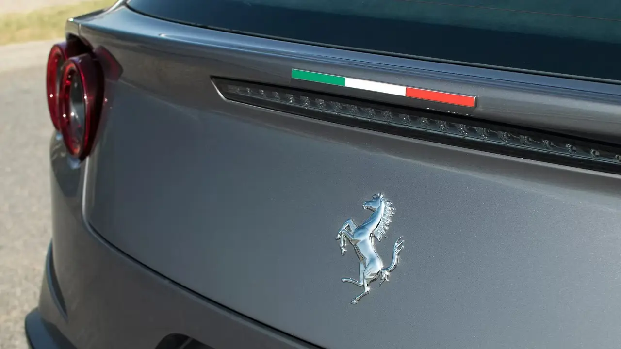 Ferrari dan Kemampuannya Menciptakan Loyalitas Penggemar di Seluruh Dunia