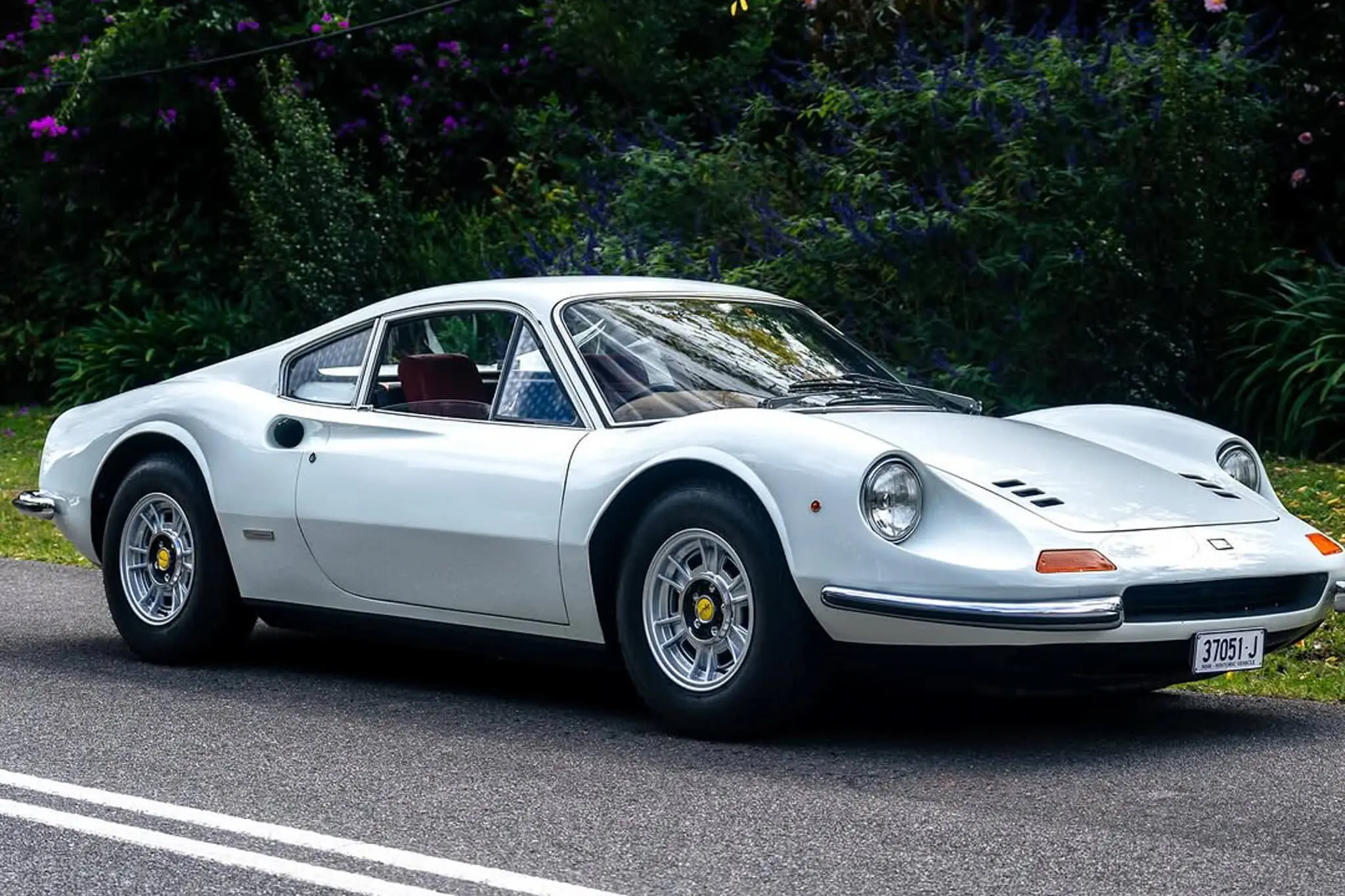 Ferrari Dino 246 GT Sebuah Legenda Kecil dengan Jiwa Raksasa