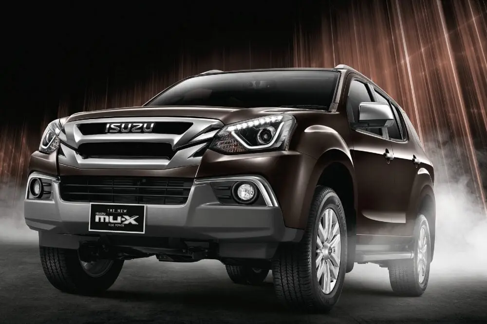 Isuzu MU-X Gen 1 sebagai Rival Toyota Fortuner dan Mitsubishi Pajero Sport