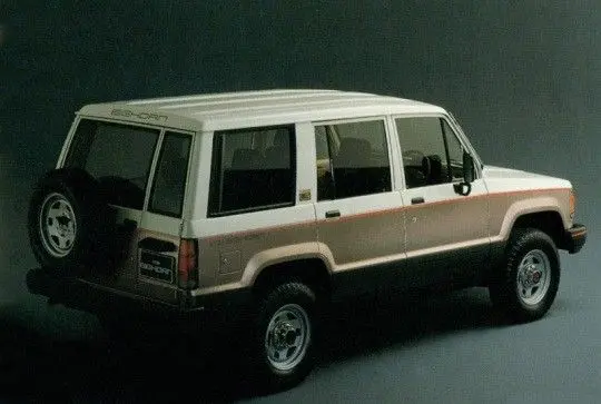 Kisah Isuzu Trooper di Indonesia: Dari SUV Premium hingga Mobil Hobi