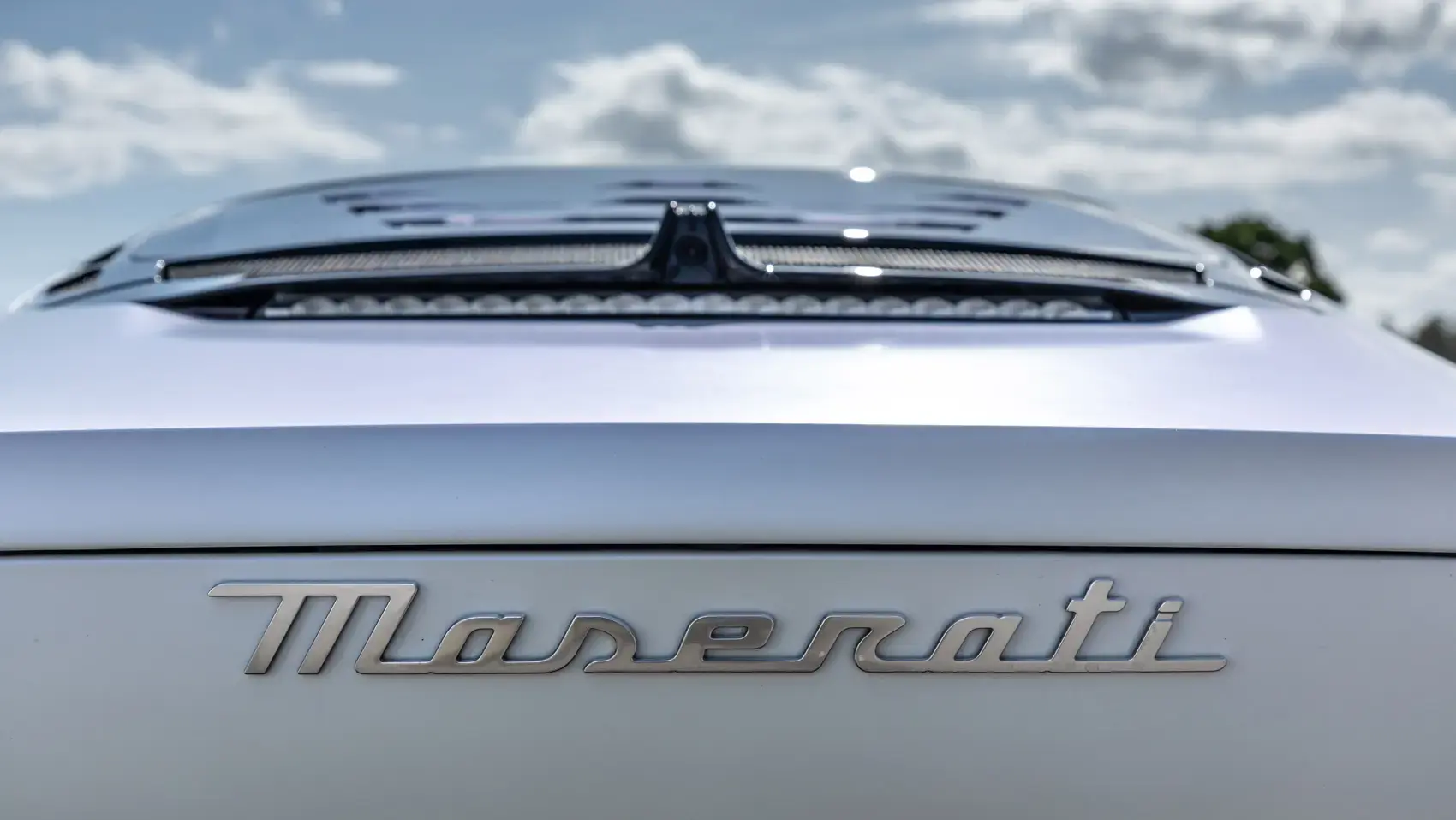 Maserati sebagai Simbol Gaya Hidup Mewah dan Berkelas