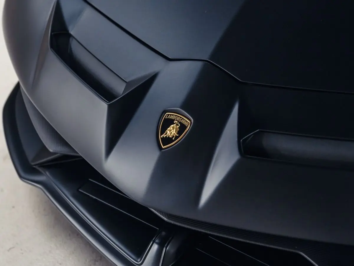 Performa Tinggi sebagai Fondasi Identitas Lamborghini