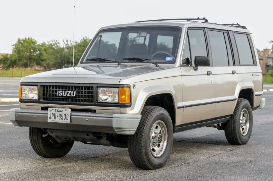 Review Isuzu Trooper 2WD Generasi Pertama: Alternatif Langka yang Jarang Dibahas