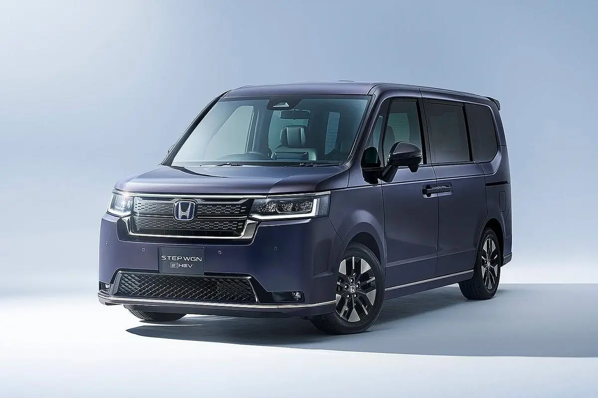 Review Teknologi Honda CONNECT Pada Honda STEP WGN