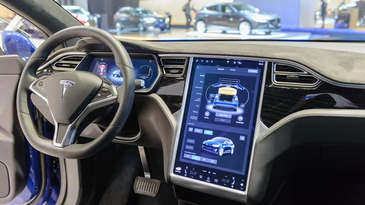 Sistem Keamanan Tesla dan Teknologi Keselamatan Mobil Modern