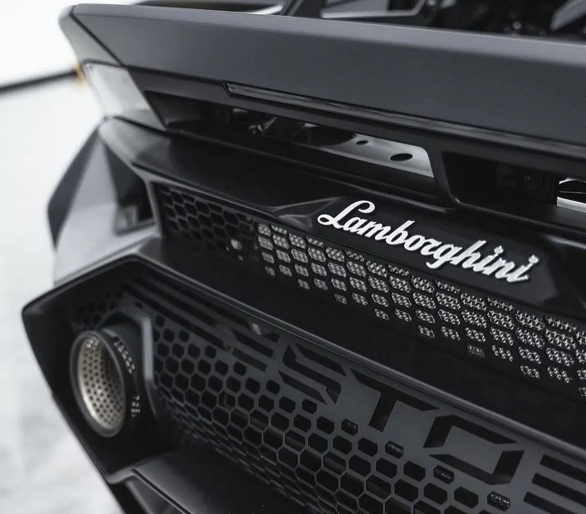 Strategi Harga Lamborghini dalam Membangun Citra Premium Global