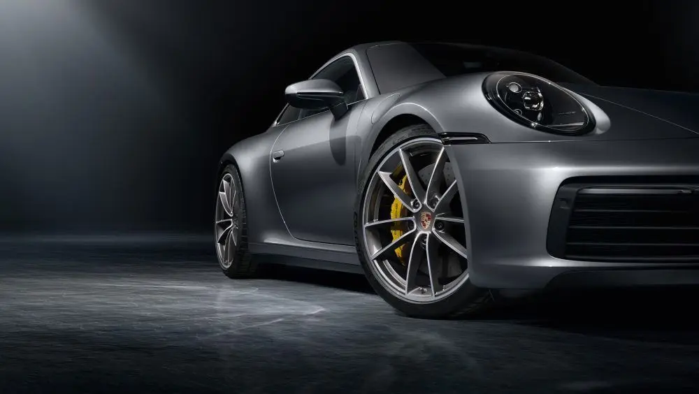Strategi Pengembangan Produk Porsche dalam Menghadapi Masa Depan Otomotif