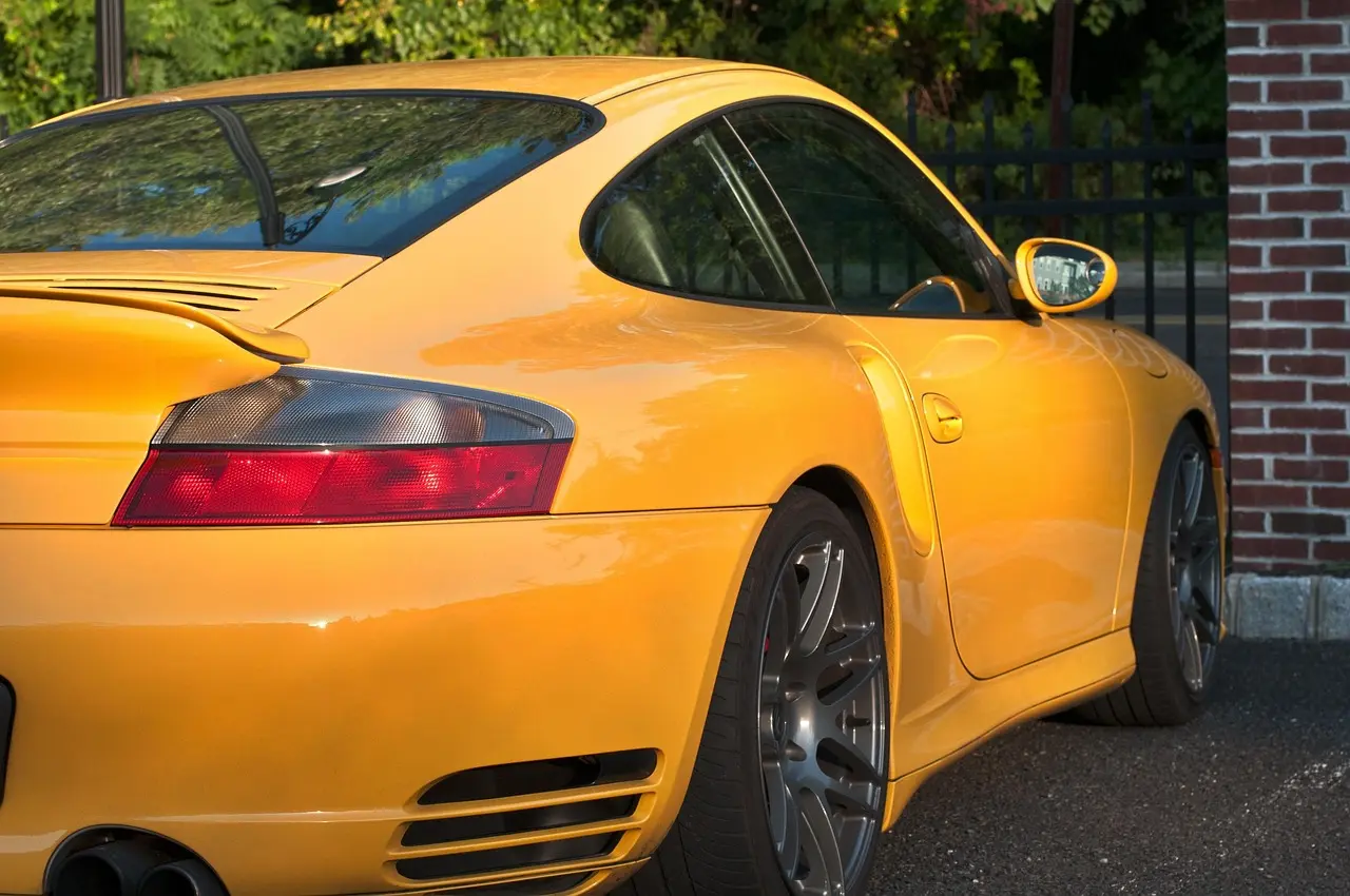 Teknologi Sistem Pengereman Porsche untuk Kontrol dan Keselamatan Maksimal