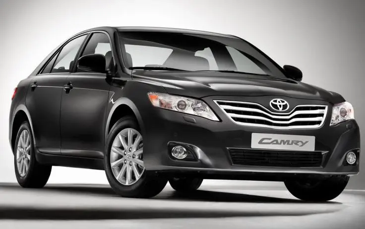 Toyota Camry 2.4 V 2010-2012 Interior Kulit Mewah Rp 110 Jutaan, Mana Depresiasi Paling Menguntungkan?