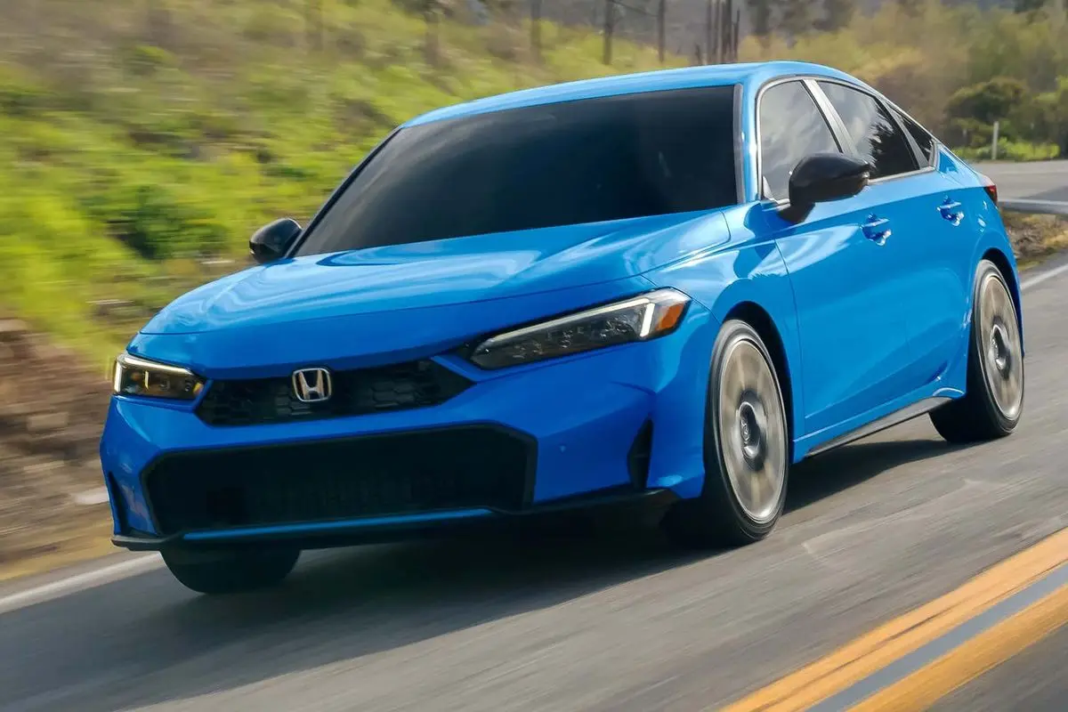 Honda Civic Hybrid di Surabaya, Sedan Modern Ramah Lingkungan dengan Fitur Honda Honda Civic Hybrid yang Canggih