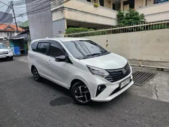 Komparasi Fitur Keamanan Daihatsu Sigra MPV vs Kompetitor Kelas LCGC di Bandung