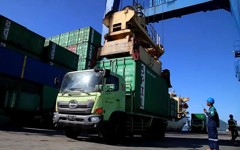 Panduan Aman Mengirim Hino Dutro Antar Pulau