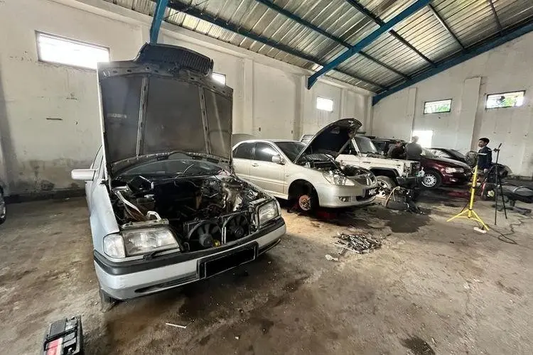 Sparepart Imitasi Untuk Mobil Mercedes-Benz Bekas Banyak Dicari Kolektor di Bengkulu