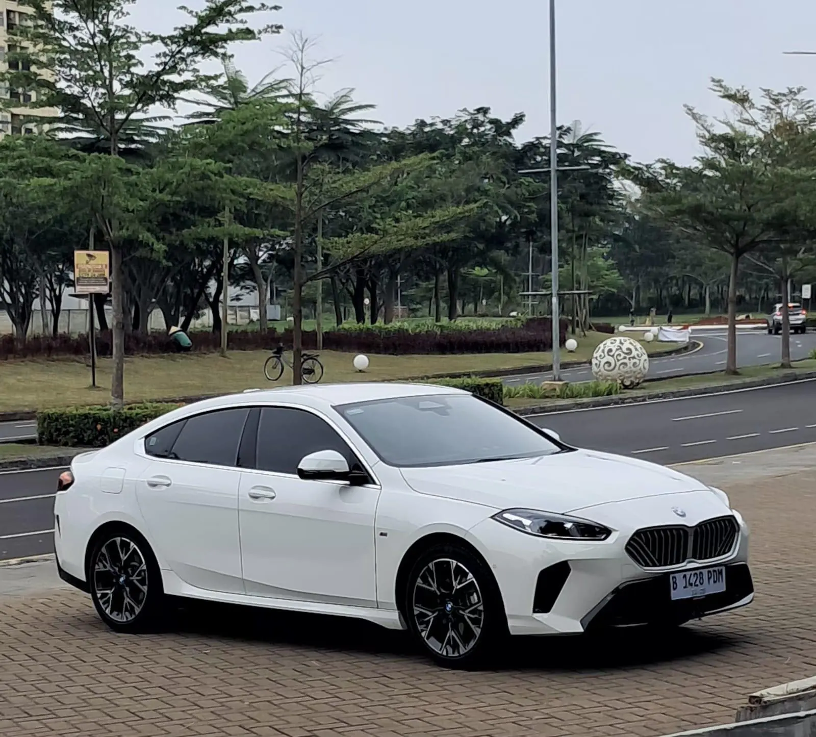 BMW 218i Gran Coupe Bekas, Sedan Mewah Bergaya Sport