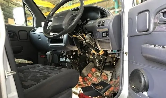 Memperbaiki Steering Column Mobil Daihatsu Bekas di Padang agar Kemudi Kembali Presisi dan Aman