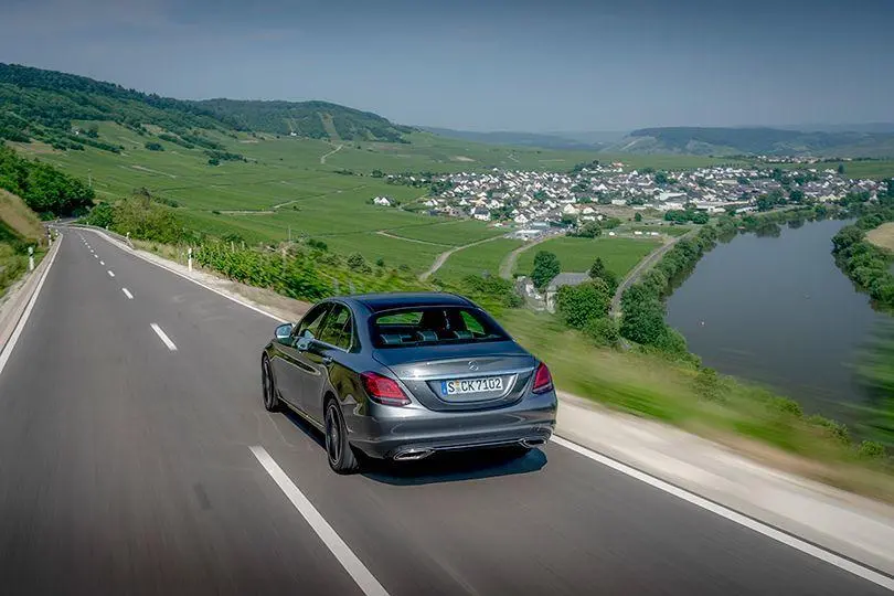 Mercedes-Benz C-Class Bekas untuk Perjalanan Jauh, Seberapa Nyaman?