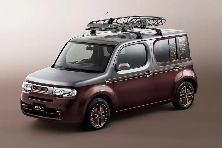 Nissan Cube: MPV Mini dengan Desain Boxy Unik di Balikpapan