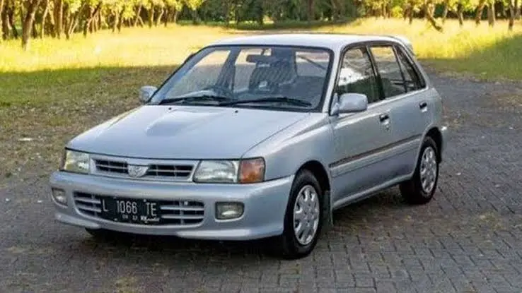 Harga Mobil Bekas Toyota Starlet Denpasar: 6 Faktor yang Membuat Nilai Unit Tua Ini Berbeda-beda