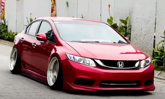 Honda Civic FB Sedan: Perpaduan Elegan, Nyaman, dan Sporty untuk Samarinda
