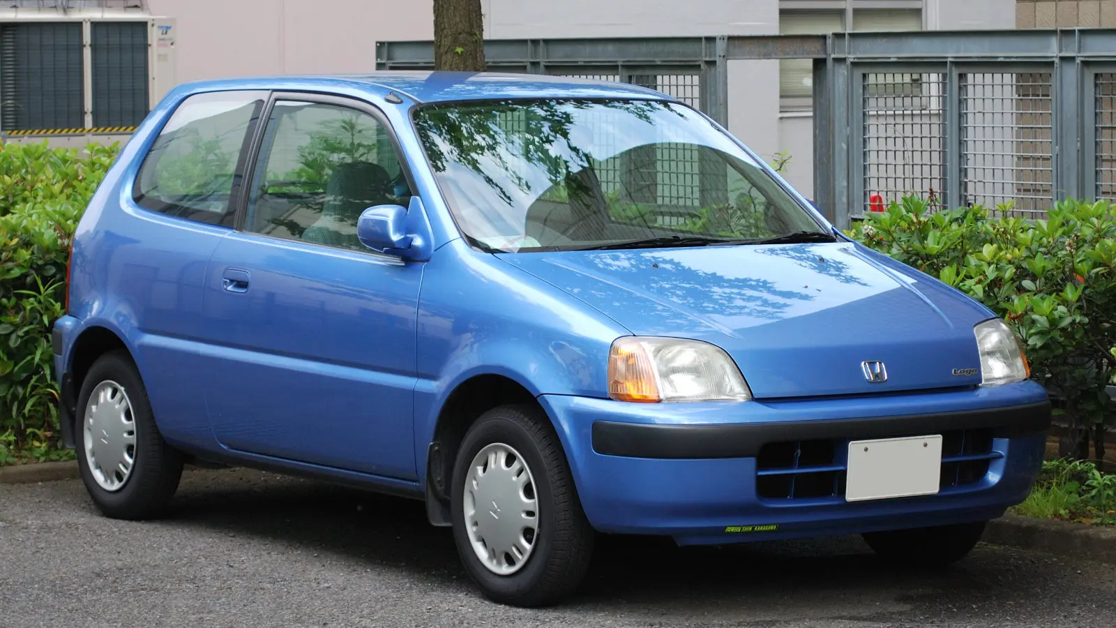 Honda Logo: Hatchback Kompak Era 90-an yang Tetap Menarik di Samarinda