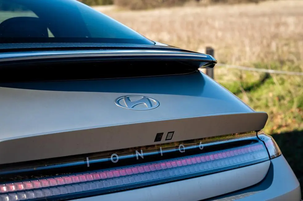 Hyundai Ioniq 6 di Surabaya, Tips Menjaga Performa Mobil Listrik