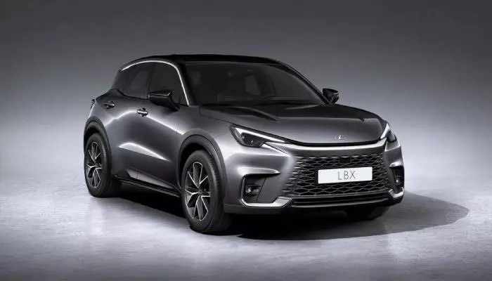 Mobil Bekas Lexus LBX di Kota Manado: SUV Compact Premium yang Makin Menarik