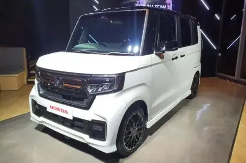 Honda N-Box di Malang: Minivan Kompak dengan Kabin Luas dan Fitur Modern