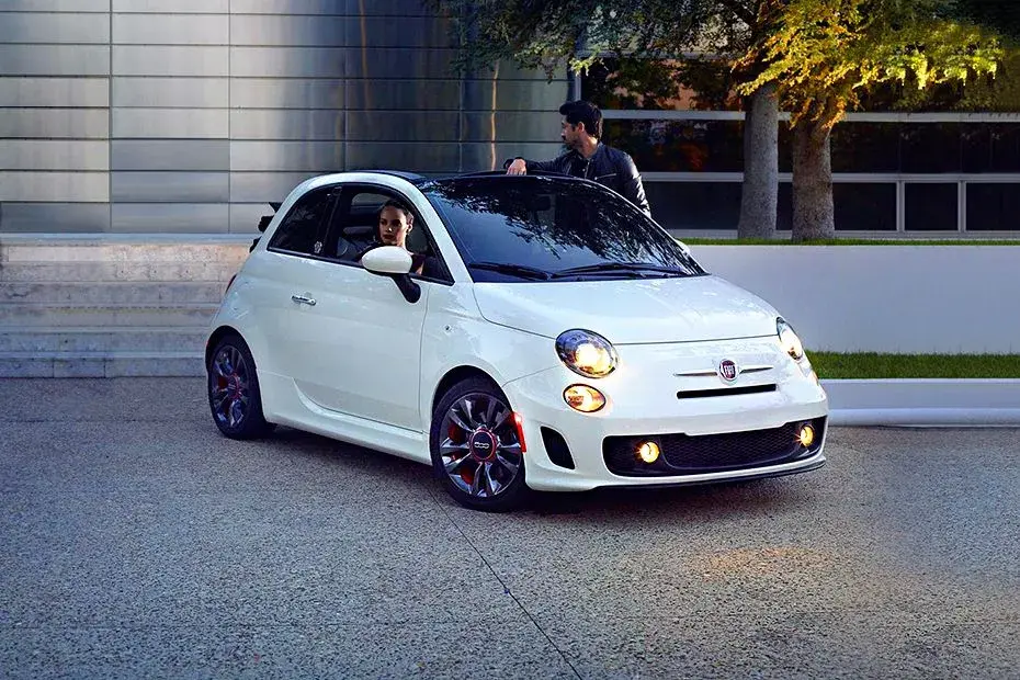 Mobil Bekas Fiat 500 di Banda Aceh: City Car Ikonik dengan Desain Klasik dan Stylish