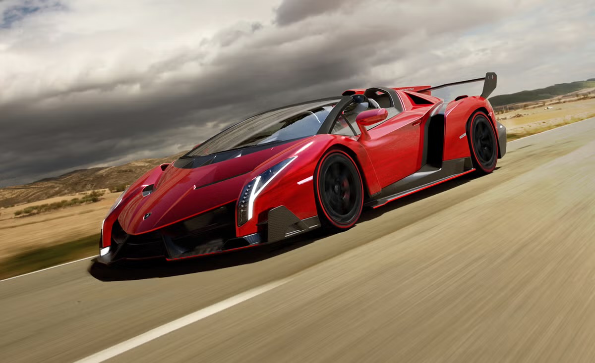 Veneno Roadster, Ketika Sang Predator Menanggalkan Atap untuk Menaklukkan Angin