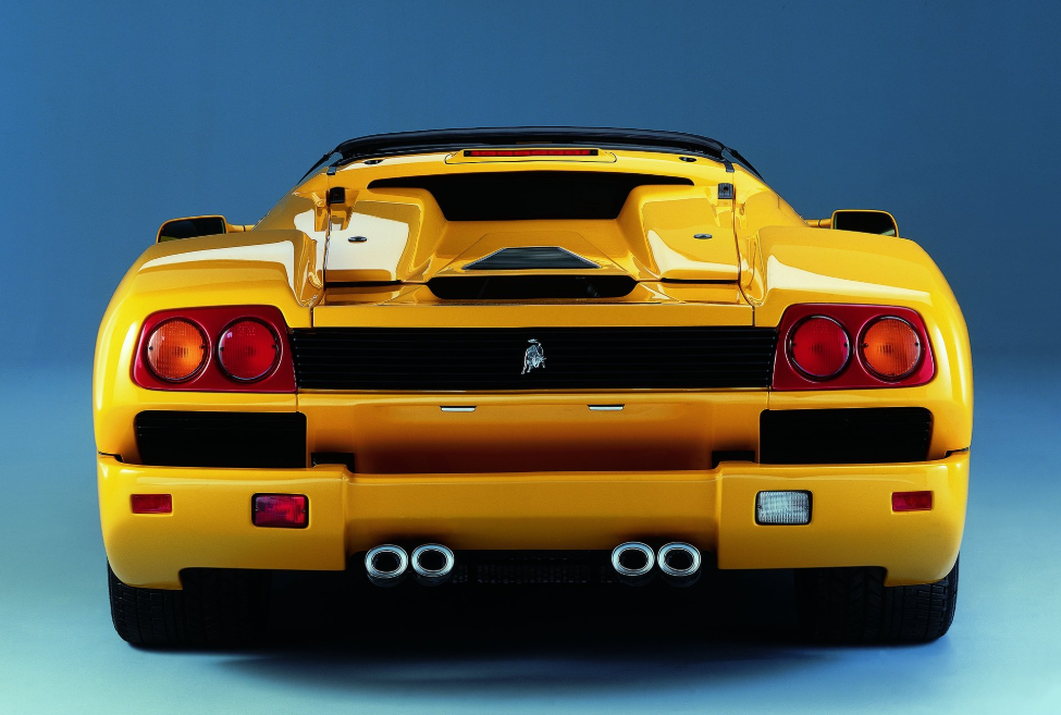 Mengupas Sisi Eksotis dan Sensasi Kebebasan Lamborghini Diablo Roadster