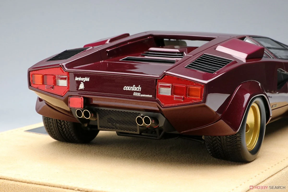 Ulasan mendalam mengenai Lamborghini Countach LP5000 QV, varian Countach paling bertenaga dan ikonik dengan mesin V12 4-katup yang legendaris