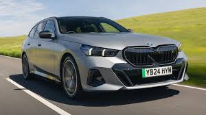 BMW Paling Nyaman untuk Perjalanan Jauh: Enak Dipakai Touring dan Tetap Fun to Drive!