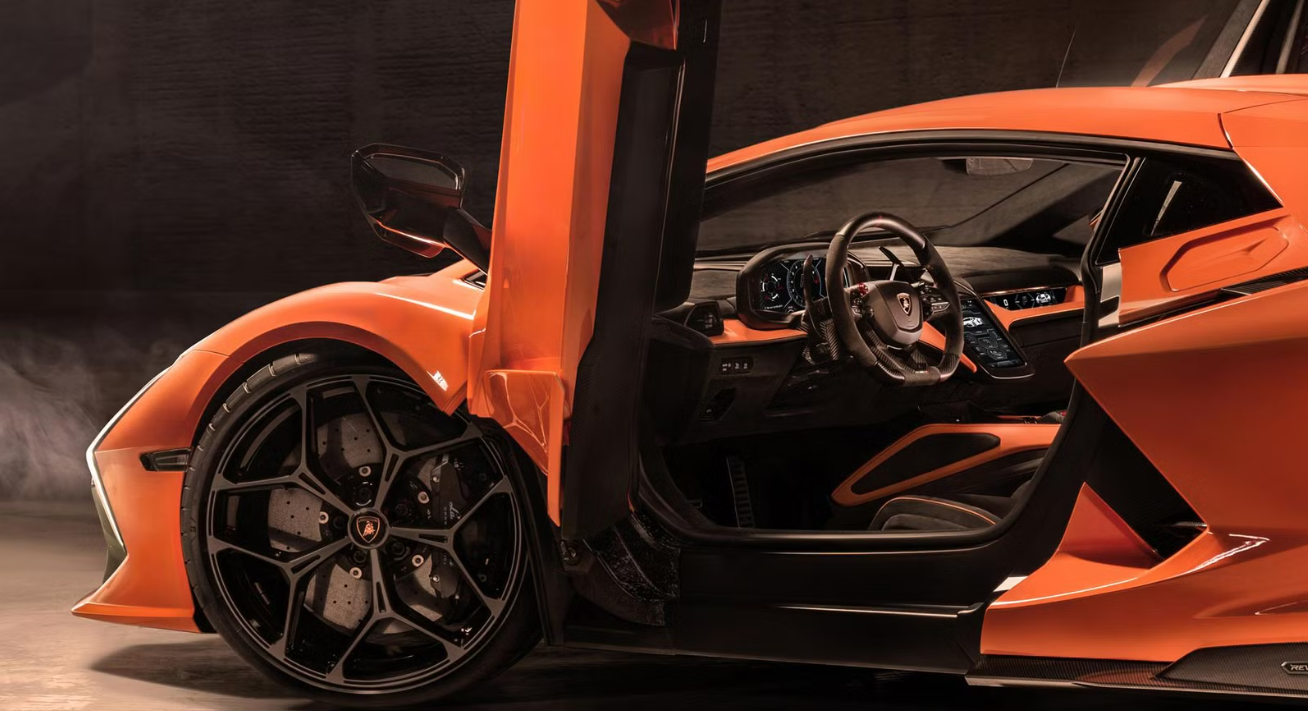 Membaca Masa Depan, Mengapa Lamborghini Adalah Anomali yang Paling Memikat di Tahun 2026