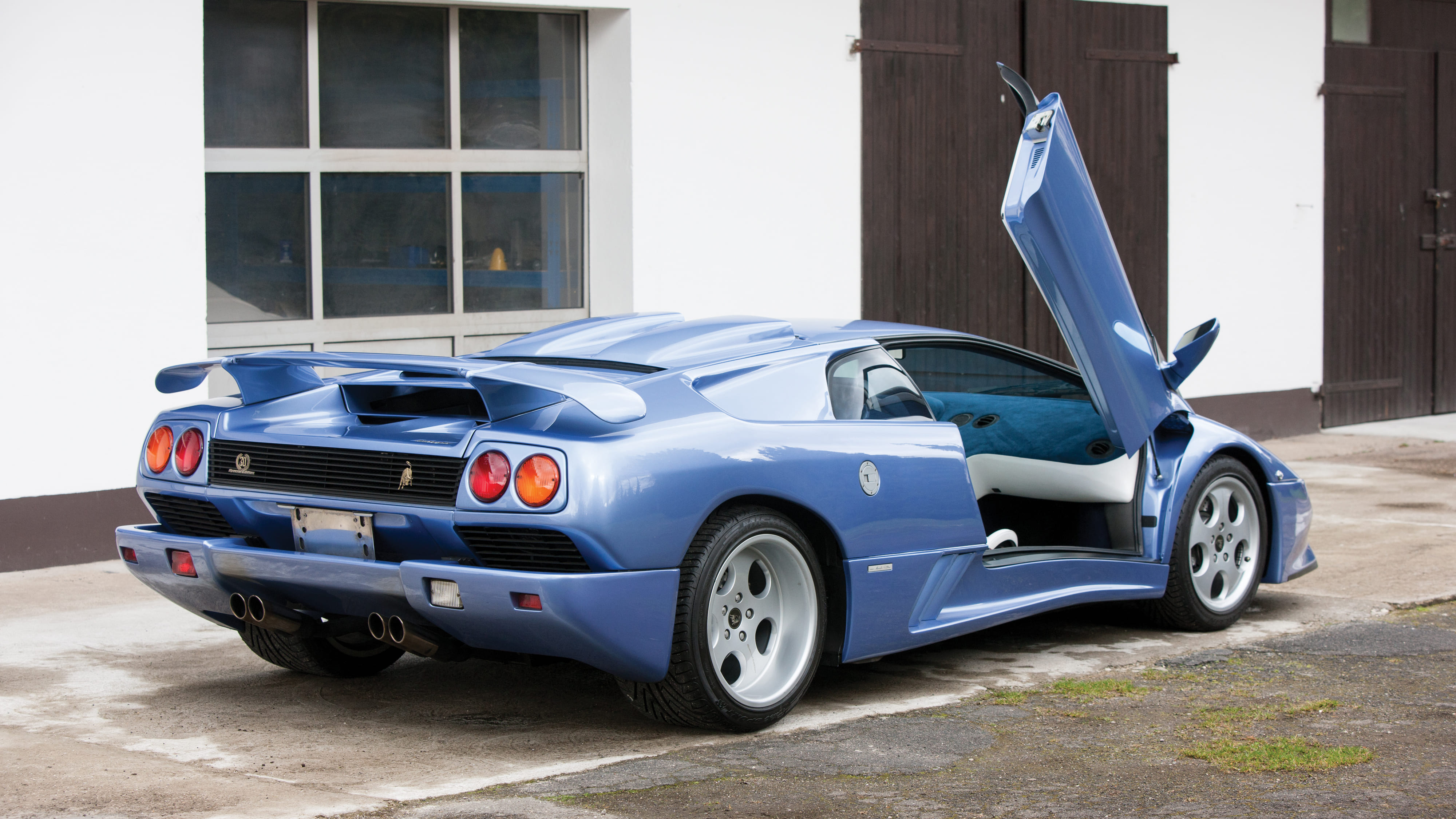 Merayakan Spirit Balap yang Tak Terlupakan dalam Sosok Lamborghini Diablo SE30