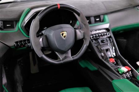 Mengapa Lamborghini Veneno Roadster Menjadi Simbol Kemutlakan Otomotif
