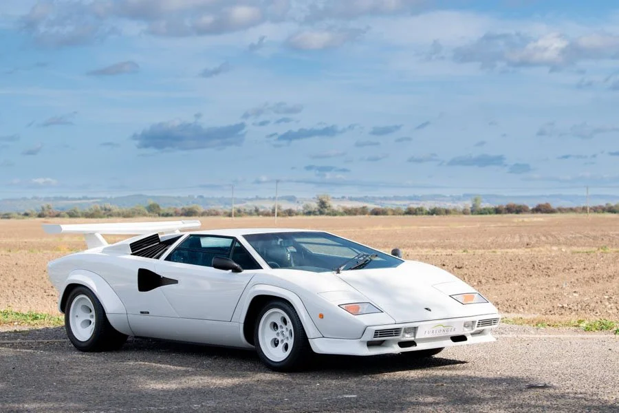 Menelusuri Revolusi Estetika dan Teknik Lamborghini Countach LP400