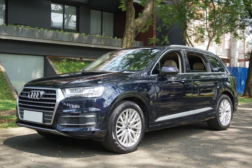 Audi Q7 Mau Beli Mobil Bekas SUV Gagah Dengan Suku Bunga Tetap Dan Paket Asuransi Komprehensif