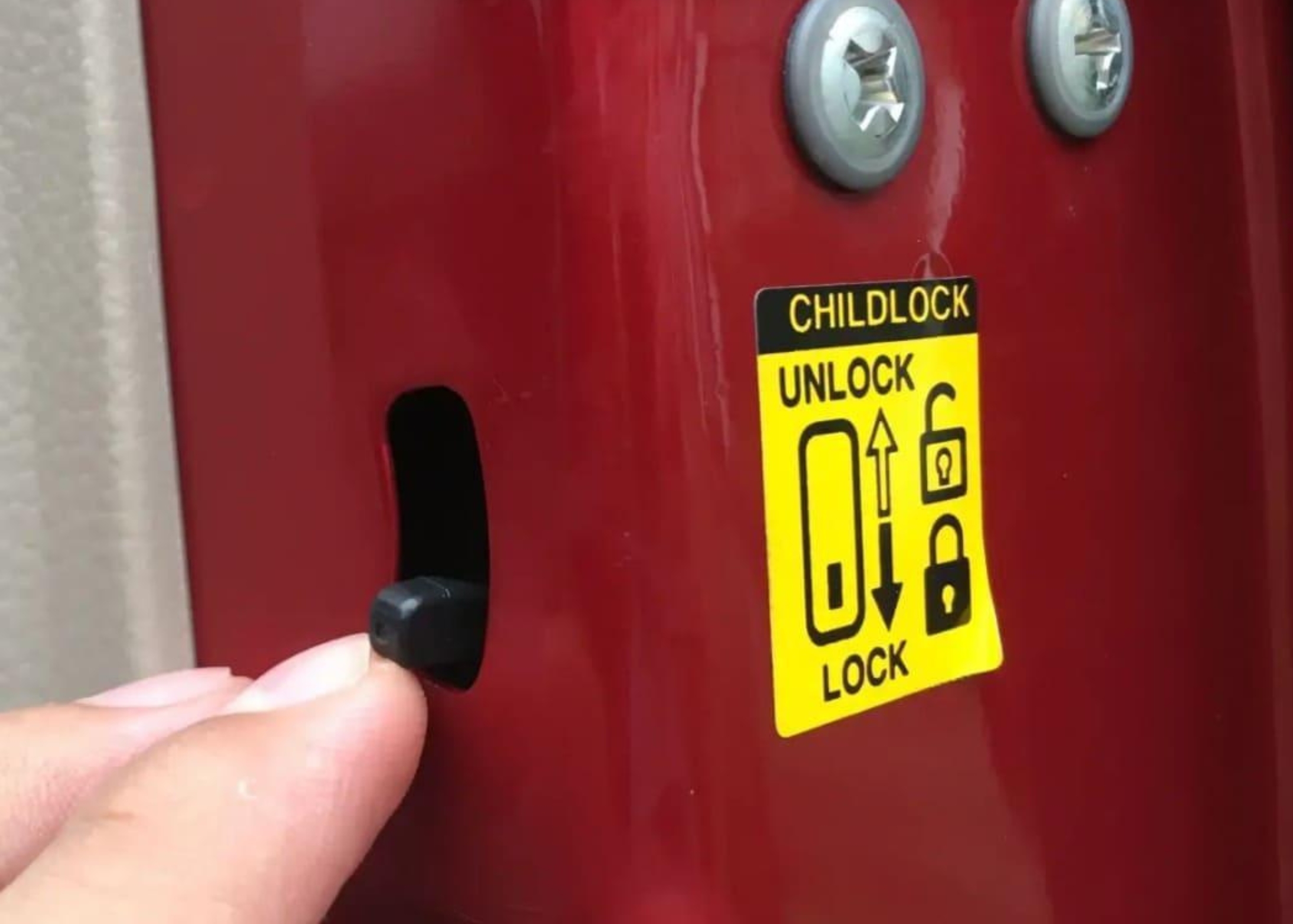 Tips keamanan agar perjalanan dengan si kecil, cegah bahaya dijalan