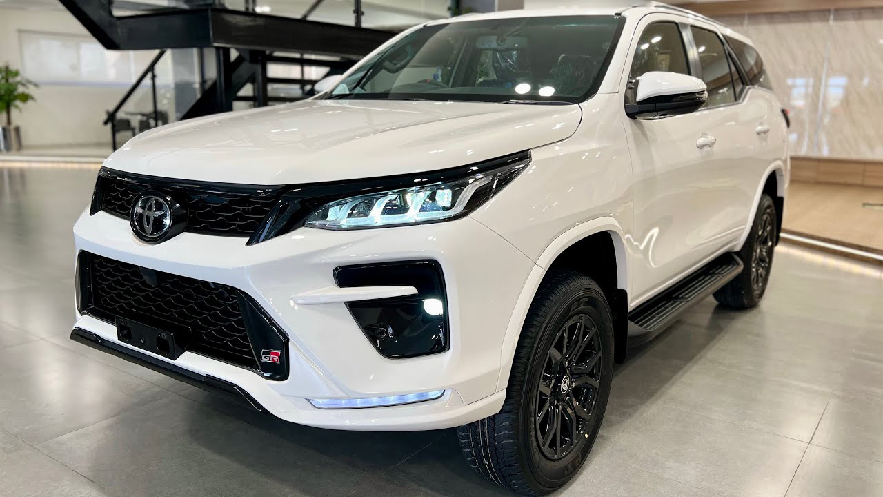 Nyetir SUV Gagah Dengan Tenaga Diesel Melimpah Dan Kabin Senap Yang Stabil Toyota Fortuner
