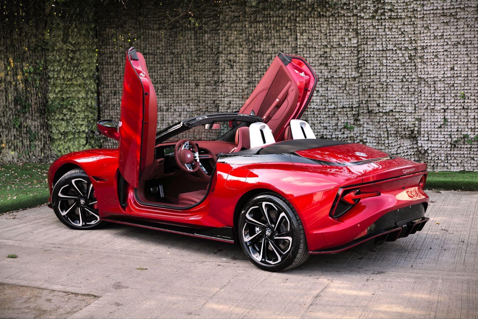 MG Cyberster: Roadster Listrik Masa Depan yang Menggabungkan Desain Radikal dan Performa Modern