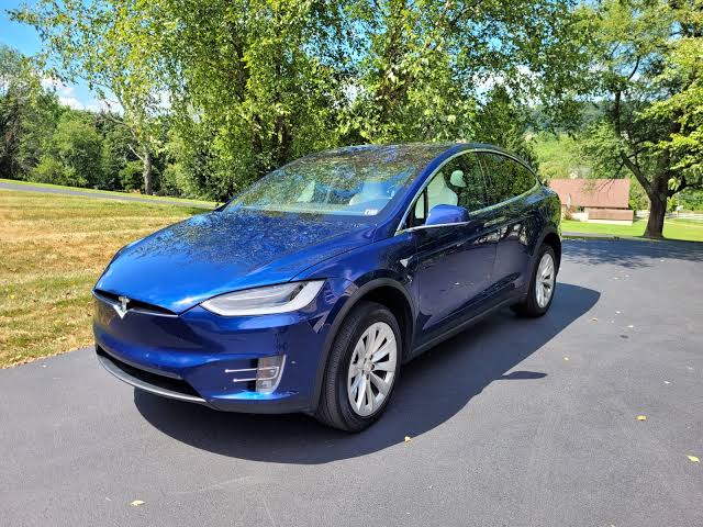 Tesla Model X 75D, sasis aluminium Tesla, suspensi udara pintar, distribusi bobot Dual Motor, restorasi kaki-kaki Tesla, SUV listrik bekas tangguh, otomotif EV Indonesia 2026.