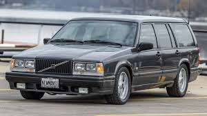 Volvo 740 dan Alasan Mengapa Desain Kotak Tetap Menarik