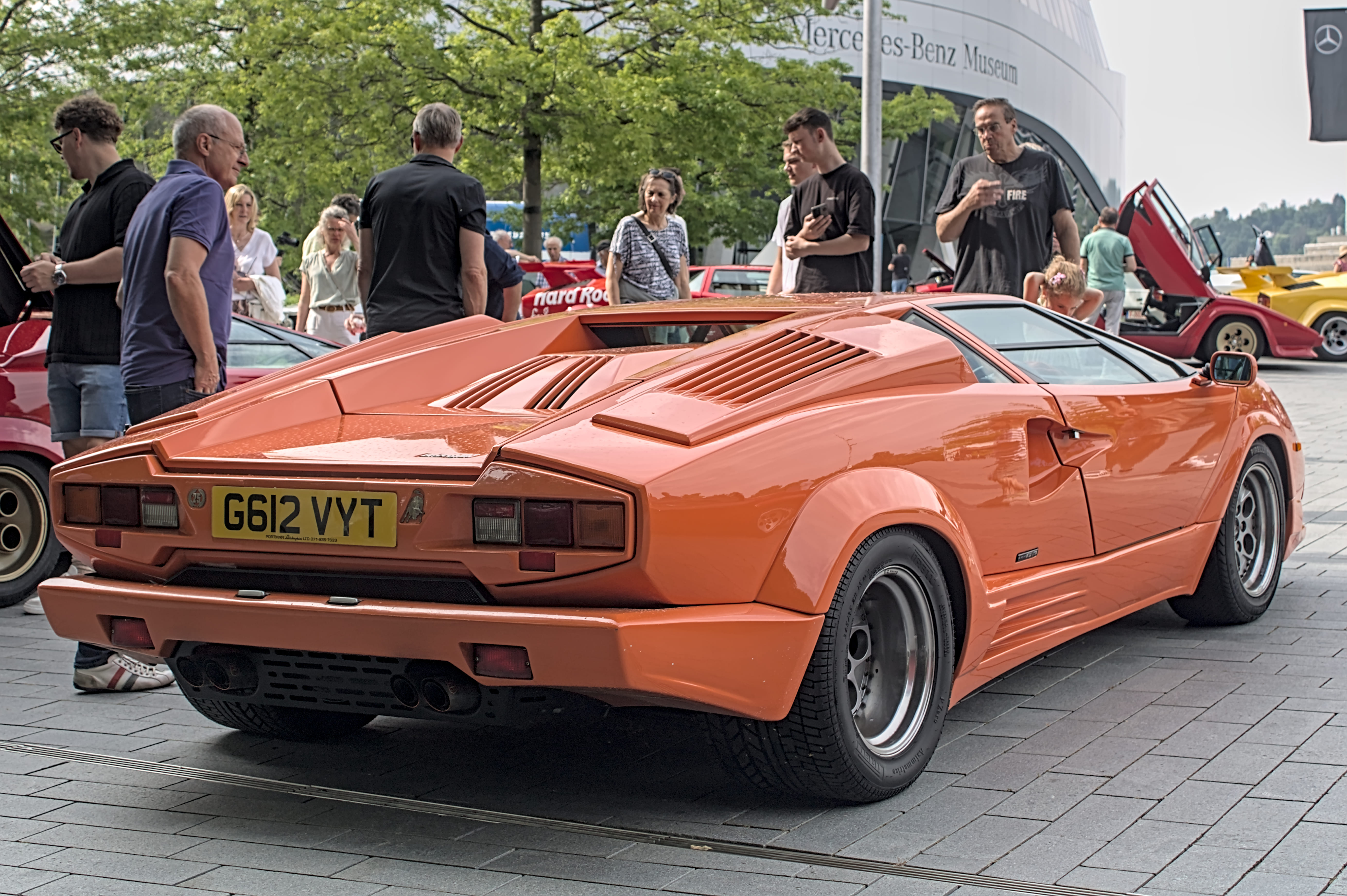Menelusuri Jejak Estetika dan Dampak Kultural Lamborghini Countach 25th Anniversary