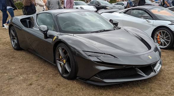 Dinamika Sasis dan Keajaiban Teknik Ferrari SF90 Stradale